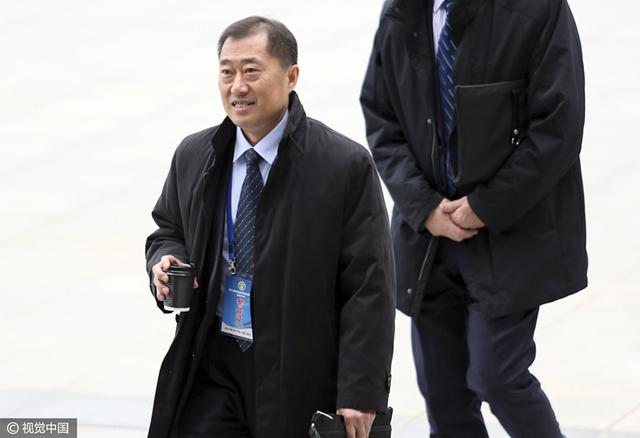现在我们成功晋级了，球队排在小组第一，我们要在与埃因霍温的比赛中取得好的结果。